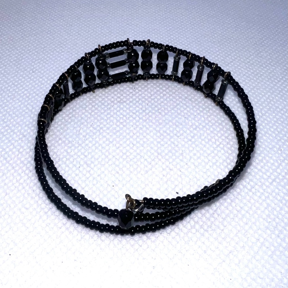 Black Beaded‎ bracelet
